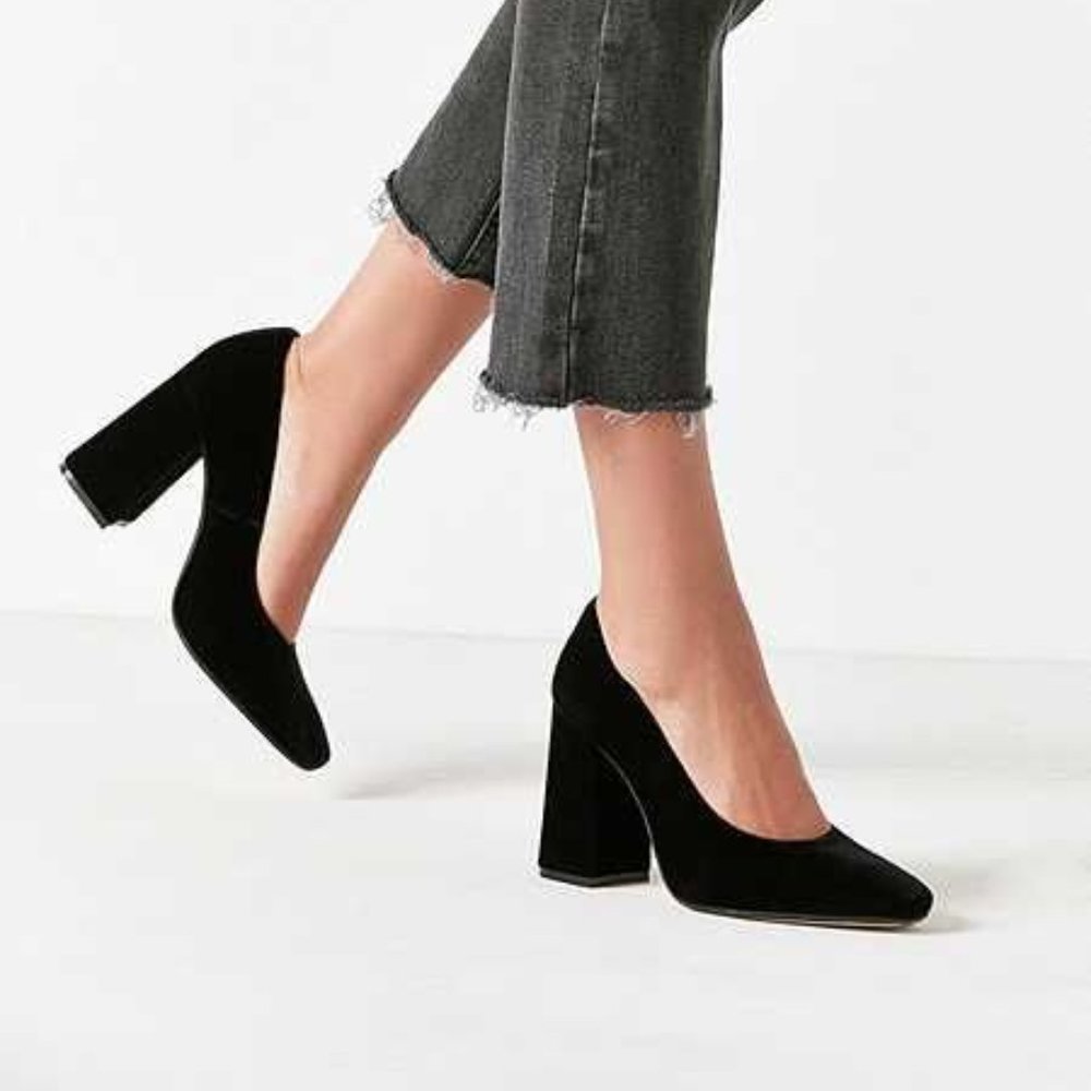 KMB "Arcilla" black velvet block heels Barely Worn